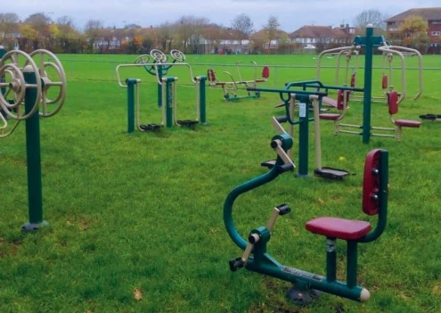 MCGトレーニングコミュニティスクエアパークフィットネス機器 - Kids Outdoor Gym Equipment のレビューと価格