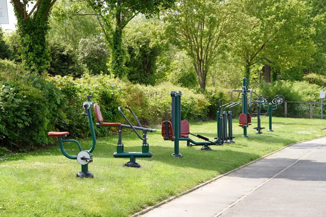 MCGトレーニングコミュニティスクエアパークフィットネス機器 - Kids Outdoor Gym Equipment のレビューと価格