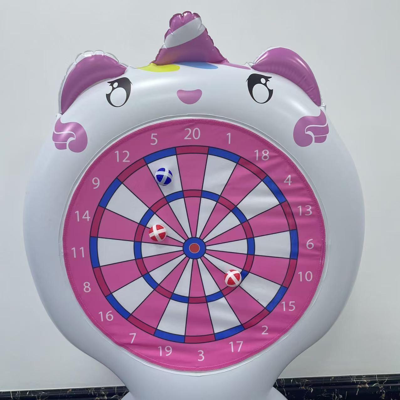 インフレータブルユニコーン投げゲームターゲット粘着ダーツ屋外 - Outdoor Kid のレビューと価格